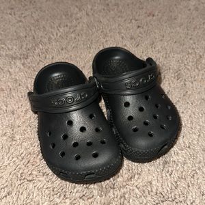 Black Crocs